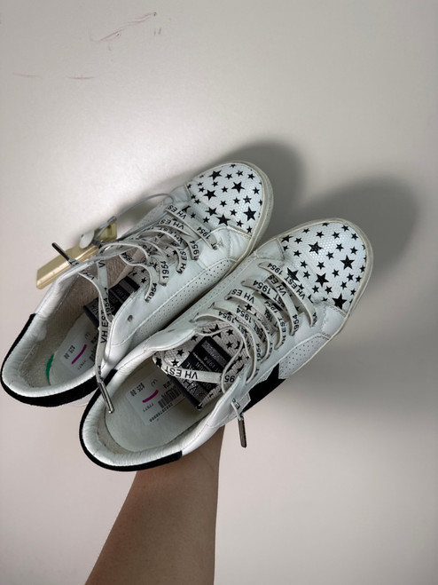 Vist Large View of Product Image Which is Used Vintage Havana Casual Shoes 8