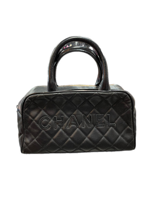 Vist Large View of Product Image Which is Used Chanel Small Handbag