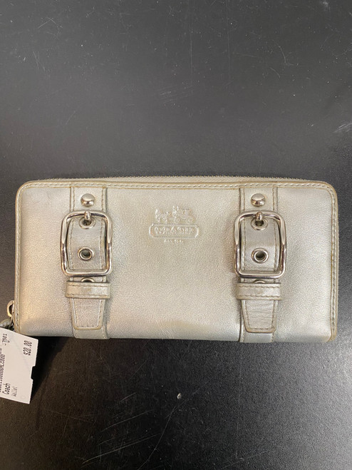Vist Large View of Product Image Which is Used Coach Wallet