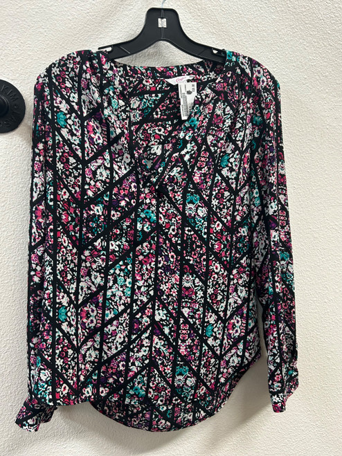 Vist Large View of Product Image Which is Used Candie's Long Sleeve Top S-4/6