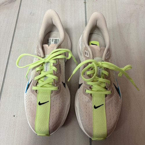 Vist Large View of Product Image Which is Used Nike Performance Shoes 6