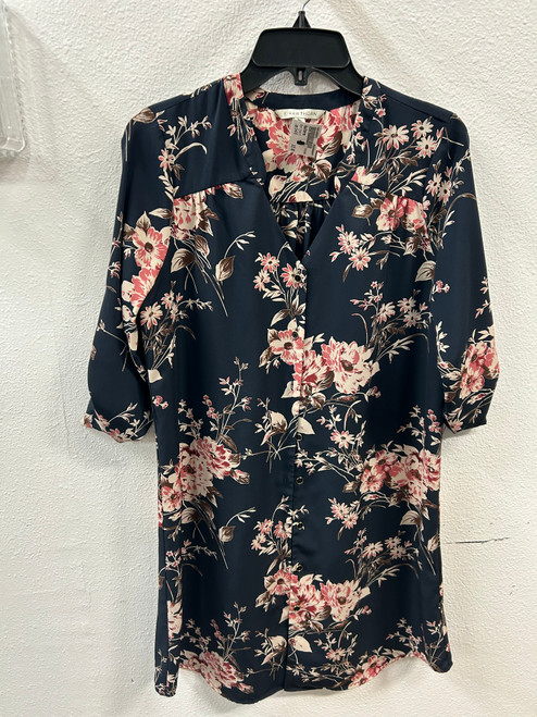 Vist Large View of Product Image Which is Used Hawthorne Short Dress B S-4/6