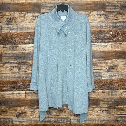 Vist Large View of Product Image Which is Used Varley Active Jacket M-8/10