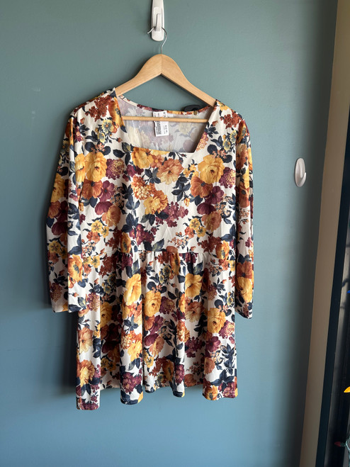 Vist Large View of Product Image Which is Used Unbranded Short Dress F 1X-18