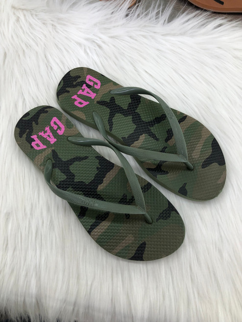 Vist Large View of Product Image Which is Used Gap Flip Flops 7