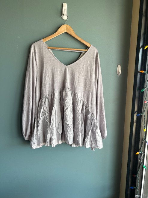 Vist Large View of Product Image Which is Used Unbranded Long Sleeve Top 1X-18