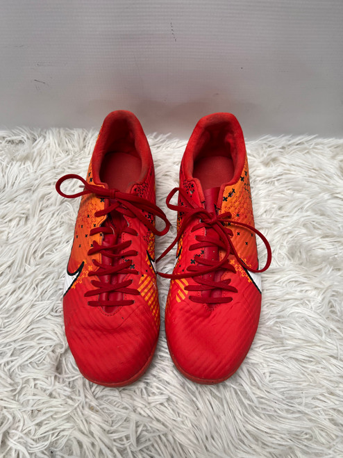 Vist Large View of Product Image Which is Used Nike Performance Shoes 8.5