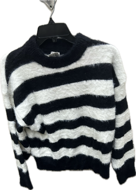 Vist Large View of Product Image Which is Used A New Day Lightweight Sweater M-8/10