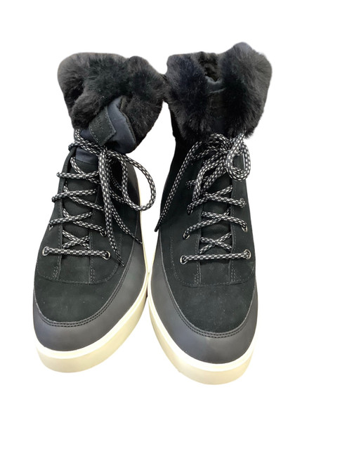 Vist Large View of Product Image Which is Used Ugg Australia Ankle Boots 10