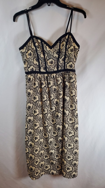 Vist Large View of Product Image Which is Used Unbranded Short Dress B S-4/6