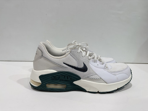 Vist Large View of Product Image Which is Used Nike Performance Shoes 11