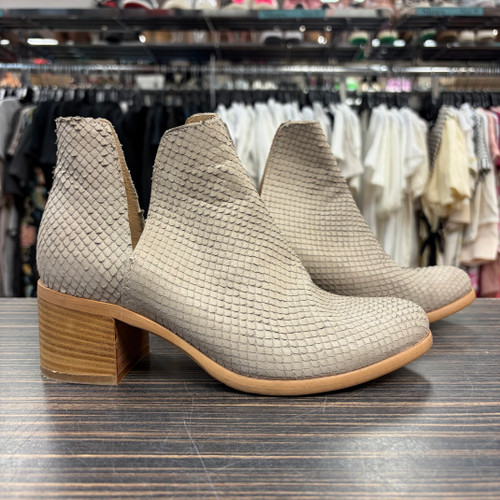 Vist Large View of Product Image Which is Used Cordani Ankle Boots 6