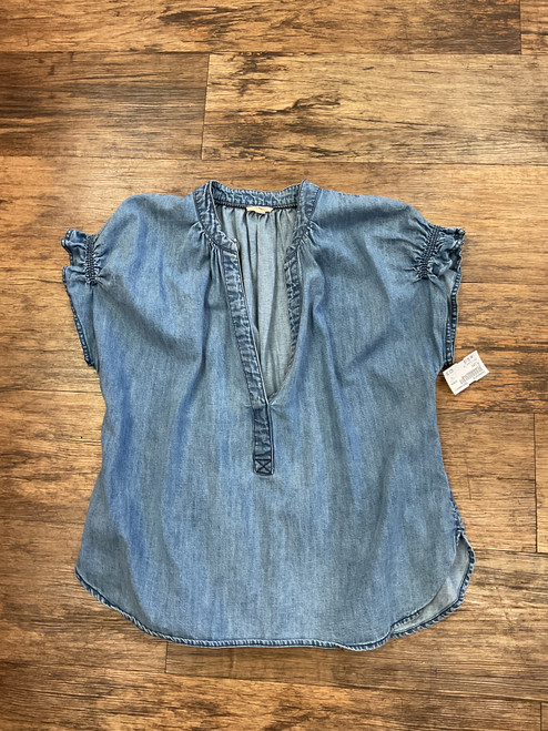 Vist Large View of Product Image Which is Used Pilcro Short Sleeve Top XL-16