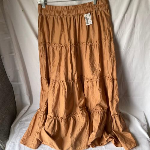 Vist Large View of Product Image Which is Used Unbranded Long Skirt 1X 18/34