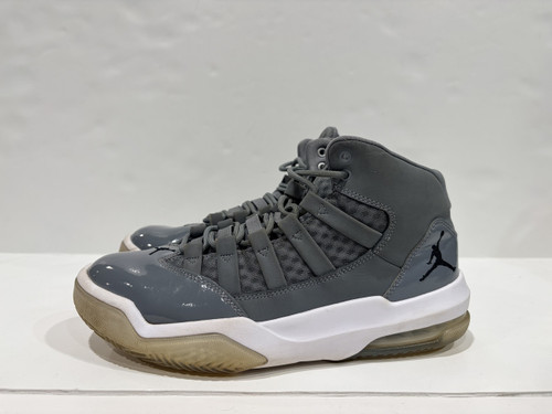 Vist Large View of Product Image Which is Used Jordan Performance Shoes 7