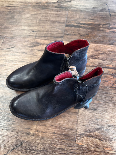 Vist Large View of Product Image Which is Used Bed Stu Ankle Boots 8