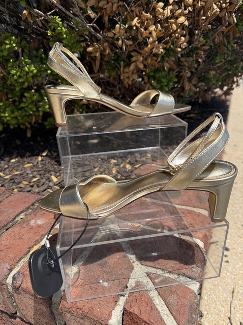 Vist Large View of Product Image Which is Used Lilly Pulitzer Low Heels 6