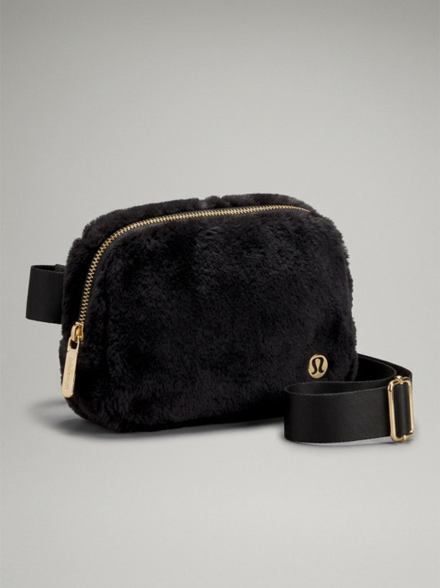 Vist Large View of Product Image Which is Used Unbranded Small Handbag