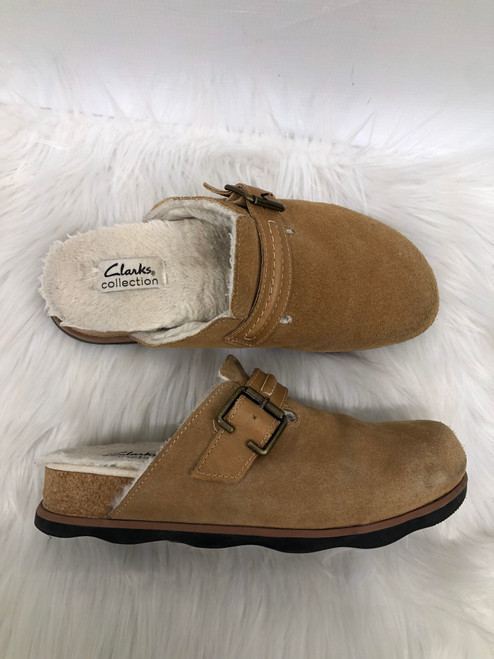 Vist Large View of Product Image Which is Used Clarks Clogs 8