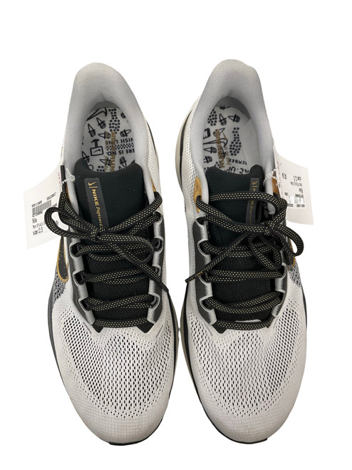 Vist Large View of Product Image Which is Used Nike Mens Athletic Shoes 11.5