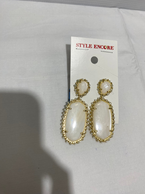 Vist Large View of Product Image Which is Used Kendra Scott Earrings