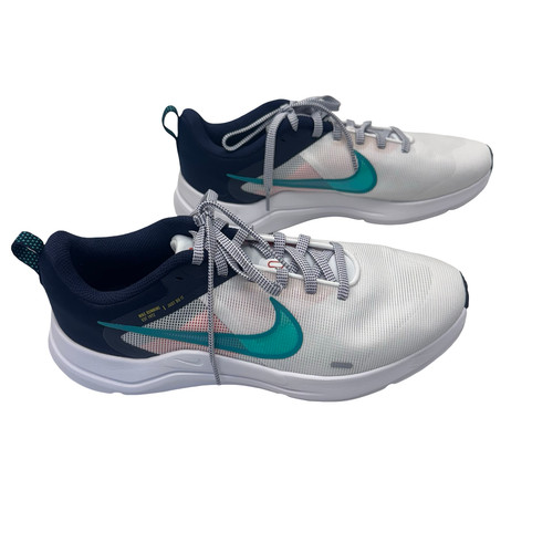 Vist Large View of Product Image Which is Used Nike Performance Shoes 10