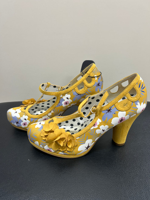 Vist Large View of Product Image Which is Used Unbranded High Heels 11.5