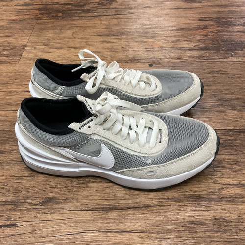 Vist Large View of Product Image Which is Used Nike Performance Shoes 7.5