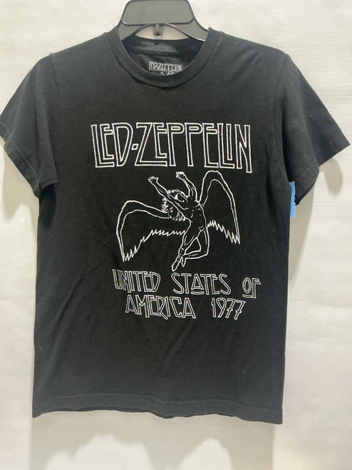 Vist Large View of Product Image Which is Used Unbranded T-Shirt S-4/6