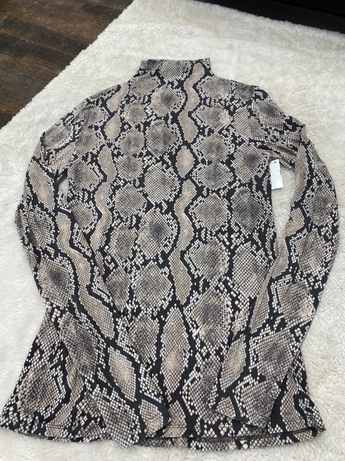 Vist Large View of Product Image Which is Used Babaton Long Sleeve Top S-4/6