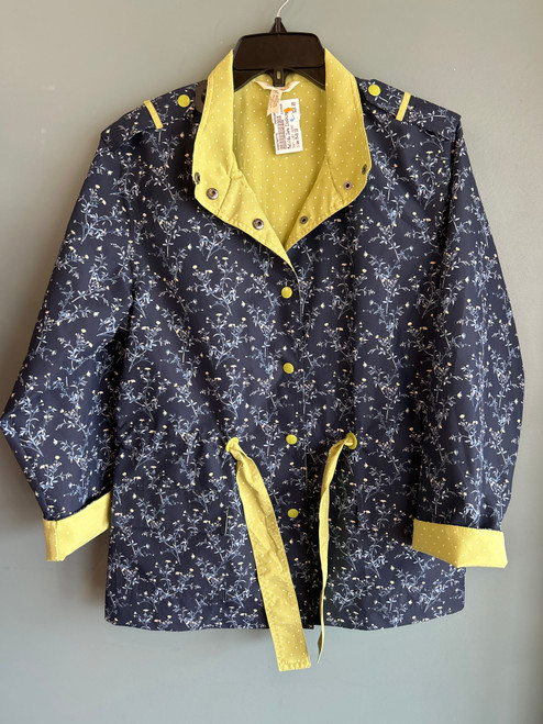 Vist Large View of Product Image Which is Used Matilda Jane Clothing Short Light Jacket M-8/10