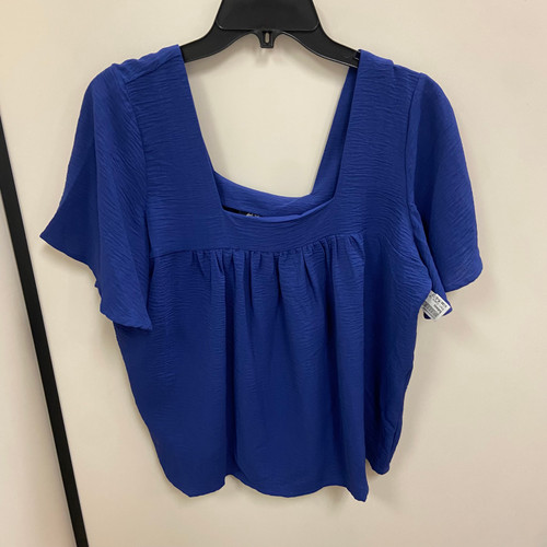 Vist Large View of Product Image Which is Used Bobeau Short Sleeve Top M-8/10