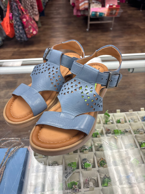 Vist Large View of Product Image Which is Used Miz Mooz Sandals 7.5