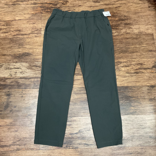 Vist Large View of Product Image Which is Used Vuori Casual Pant 8-29