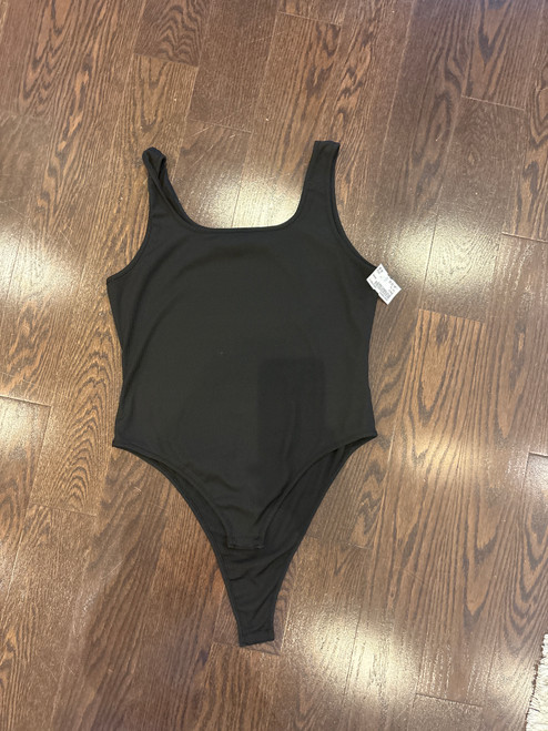 Vist Large View of Product Image Which is Used Shein Tank Top 1X-18