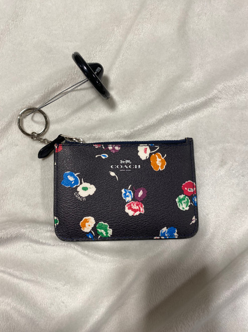 Vist Large View of Product Image Which is Used Coach Wallet