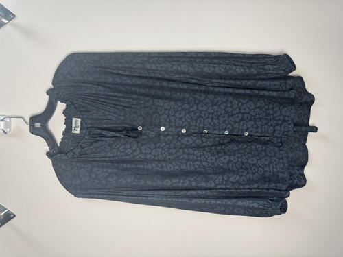 Vist Large View of Product Image Which is Used Show Me Your Mumu Long Sleeve Top M-8/10