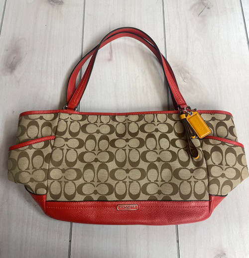 Vist Large View of Product Image Which is Used Coach Large Handbag