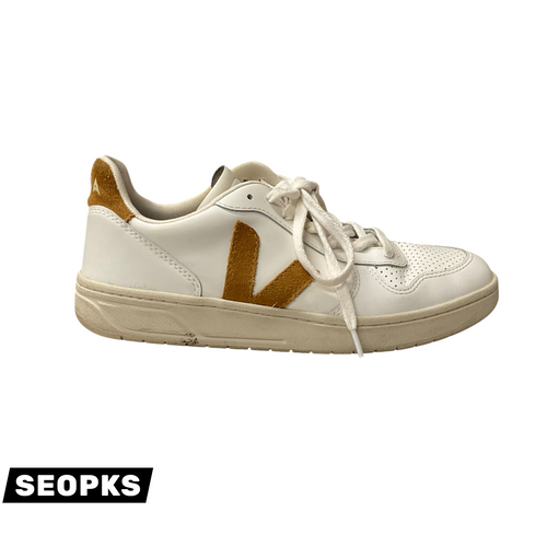 Vist Large View of Product Image Which is Used VEJA Casual Shoes 9