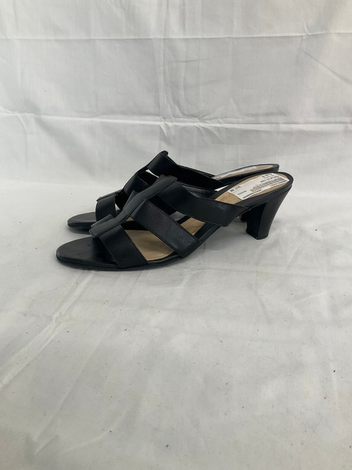 Vist Large View of Product Image Which is Used Naturalizer Low Heels 8