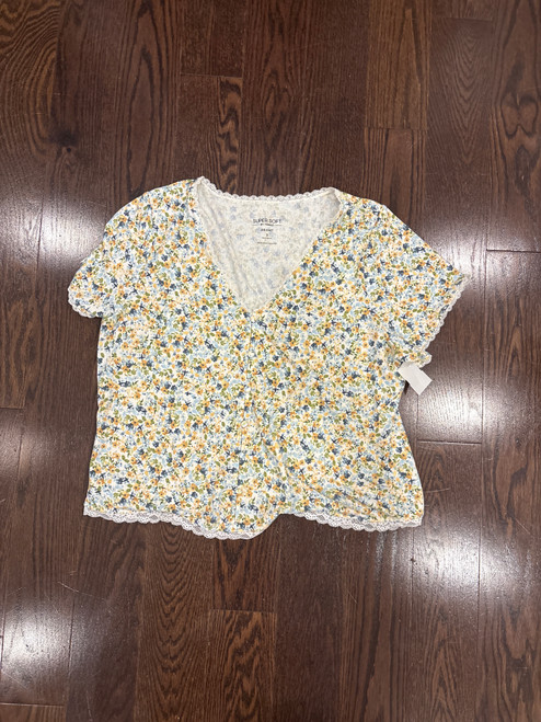 Vist Large View of Product Image Which is Used Torrid Short Sleeve Top 3X-22