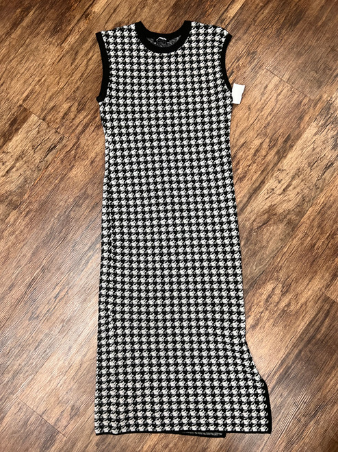 Vist Large View of Product Image Which is Used Express Long Dress B L-12/14