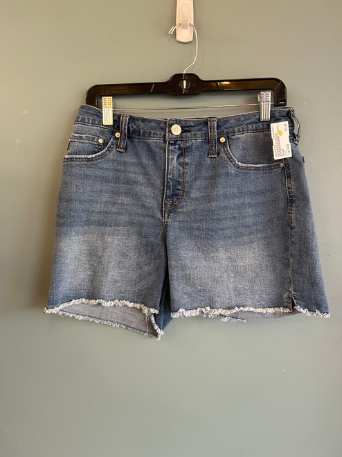 Vist Large View of Product Image Which is Used Seven7 Shorts 6-28