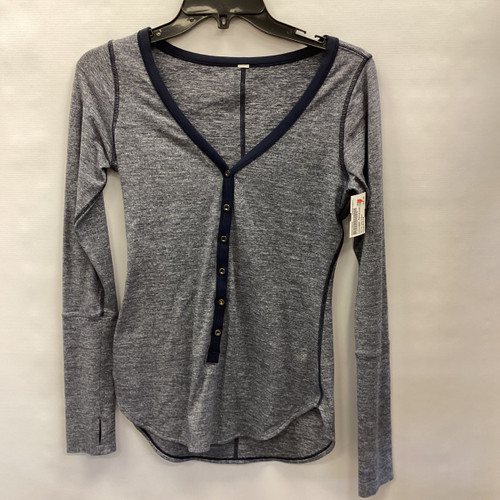 Vist Large View of Product Image Which is Used Lululemon Athletica Active Long Sleeve M-8/10