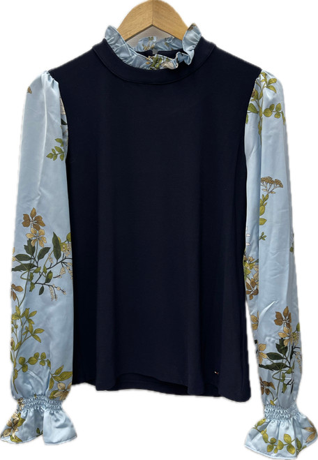 Vist Large View of Product Image Which is Used Tommy Hilfiger Long Sleeve Top M-8/10