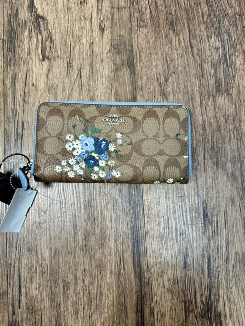 Vist Large View of Product Image Which is Used Coach Leather Wallet