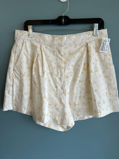 Vist Large View of Product Image Which is Used Francesca's Collections Shorts L 12-14/31-32