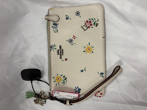 Vist Large View of Product Image Which is Used Coach Leather Wristlet