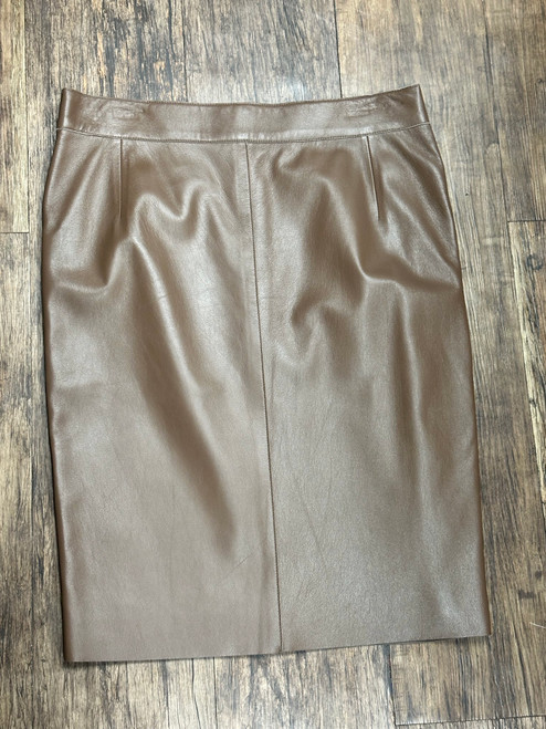 Vist Large View of Product Image Which is Used Akris Short Skirt 16-33