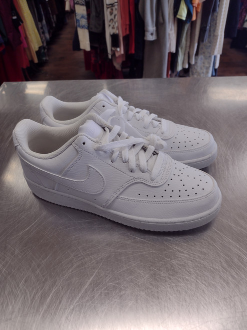 Vist Large View of Product Image Which is Used Nike Performance Shoes 9